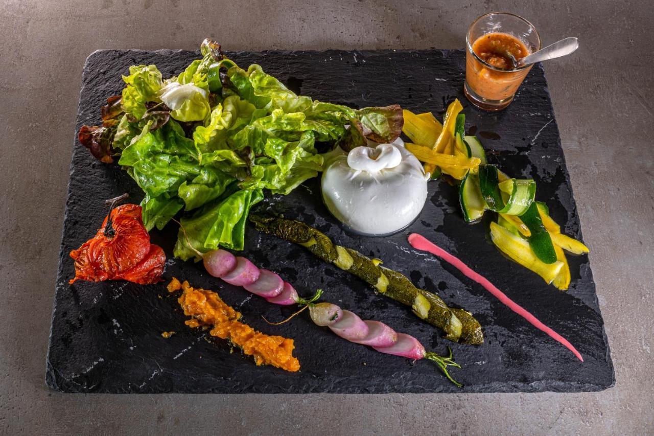Logis Hotel Noemys Brive - Restaurant Le Teinchurier Εξωτερικό φωτογραφία