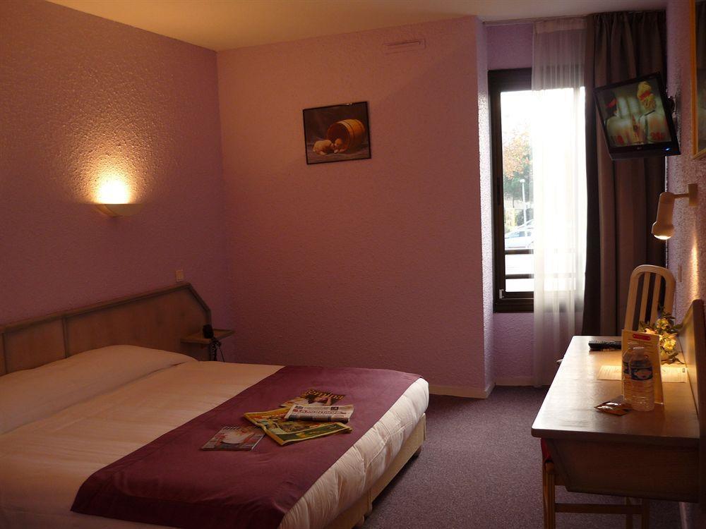 Logis Hotel Noemys Brive - Restaurant Le Teinchurier Εξωτερικό φωτογραφία
