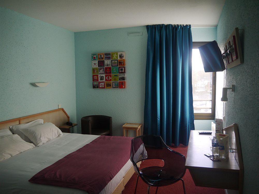 Logis Hotel Noemys Brive - Restaurant Le Teinchurier Εξωτερικό φωτογραφία