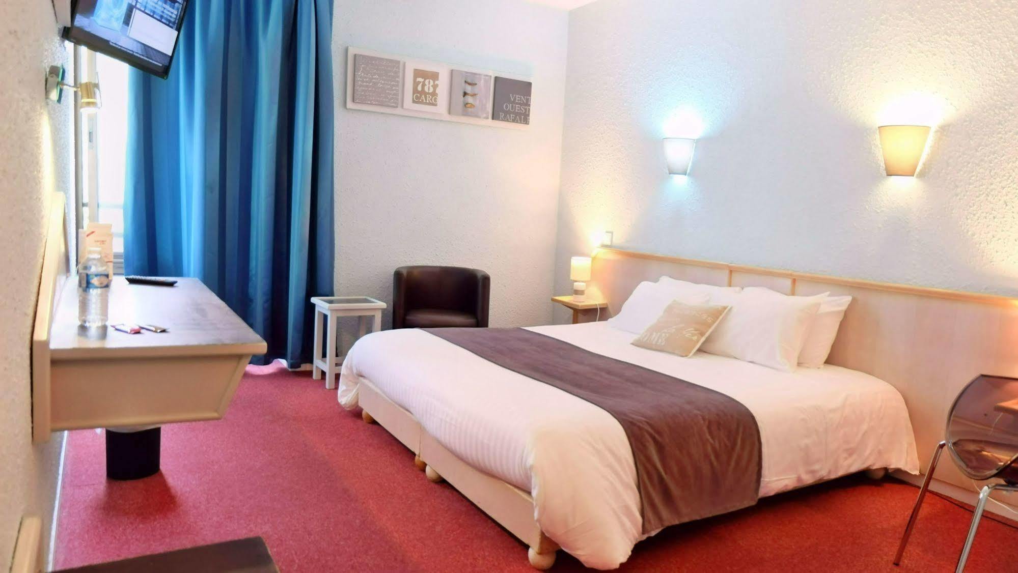Logis Hotel Noemys Brive - Restaurant Le Teinchurier Εξωτερικό φωτογραφία